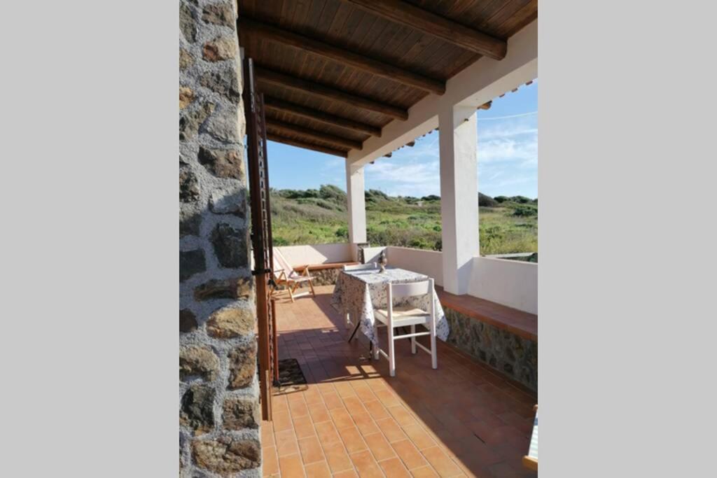 Open Space a due passi dal mare Isola di Ustica Extérieur photo